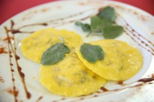 Ristorante per Feste Private - Compleanni, Lauree, Anniversari - Agriturismo Tenuta Quarto Santa Croce